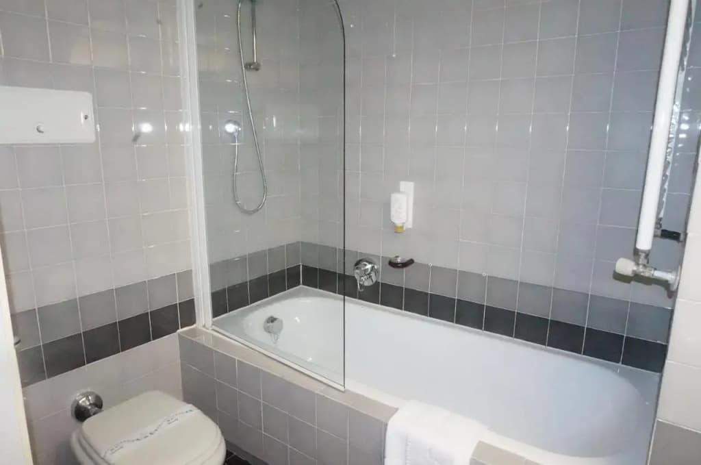 Photo 12