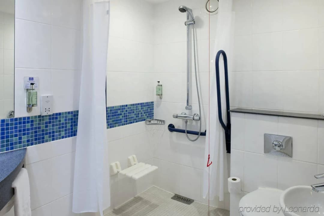 Photo 10