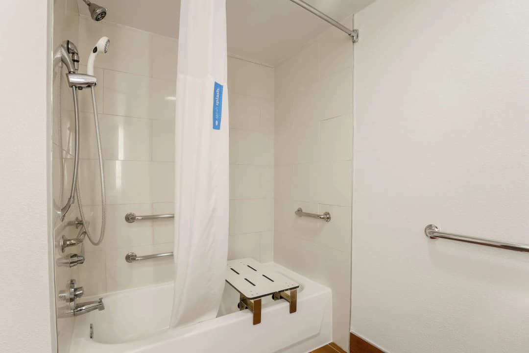 Photo 8